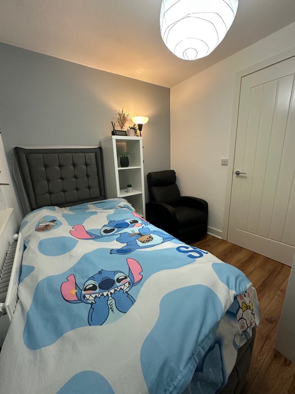 Photo 1: Single room