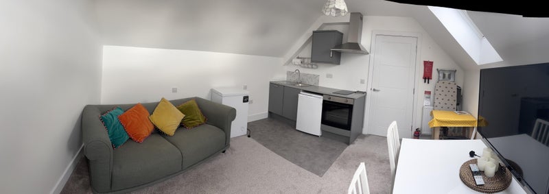 Photo 1: Main lounge/Diner