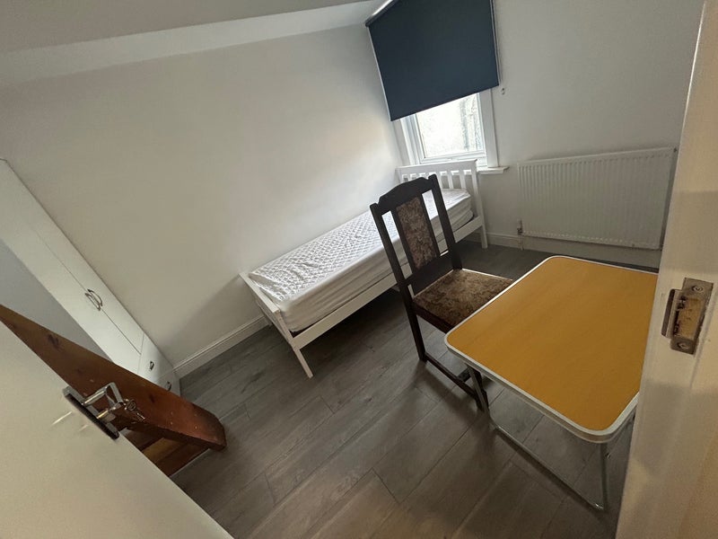 Photo 1: its a Double bedroom 