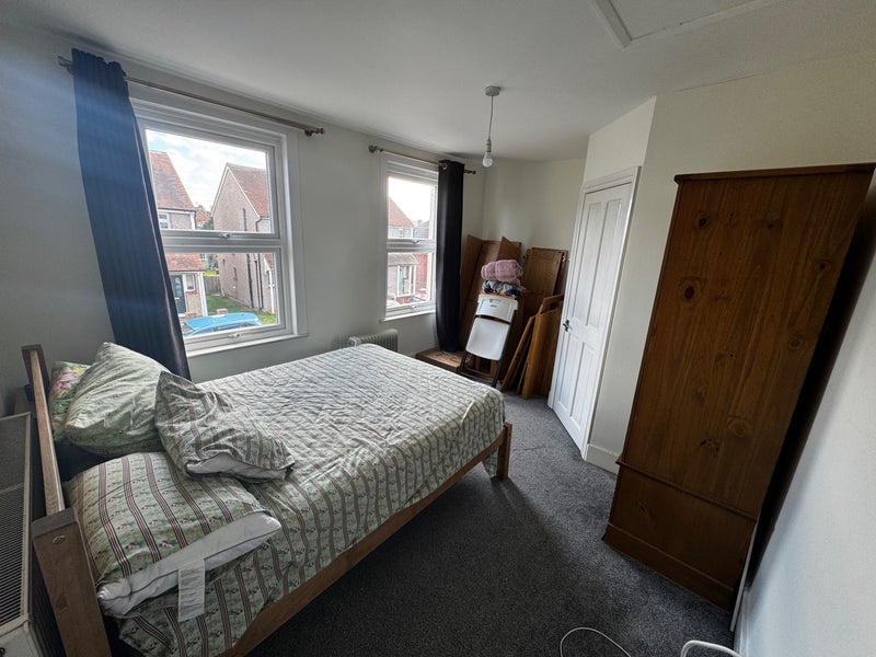 Photo 1: Double Bedroom with ensuite 
