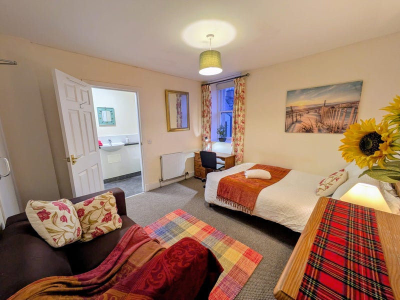 Photo 1: ENsuite double room - £690/mo