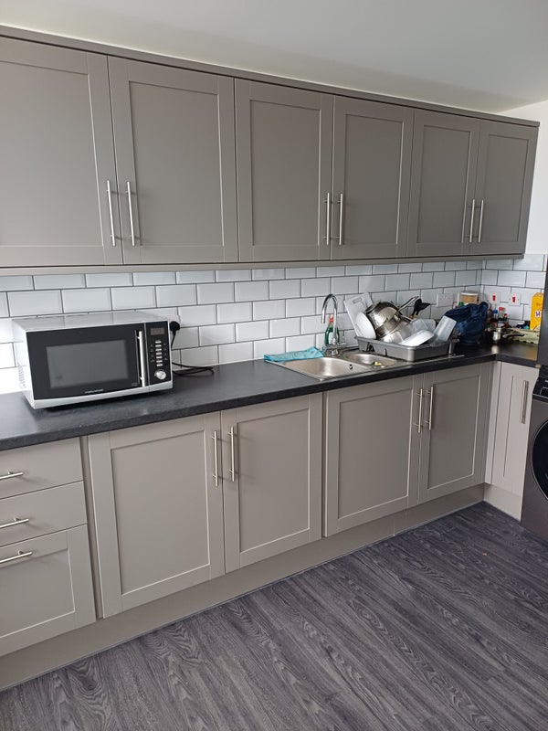 Photo 1: Large shared kitchen