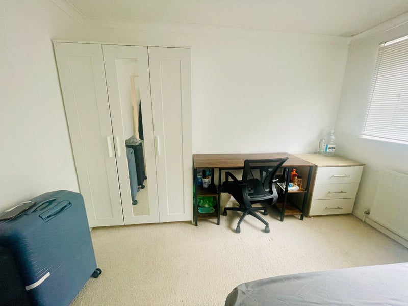 Photo 1: Furnished Bed Room