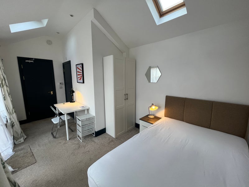 Photo 1: *ROOM 2 AVAILABLE 06/03/26 