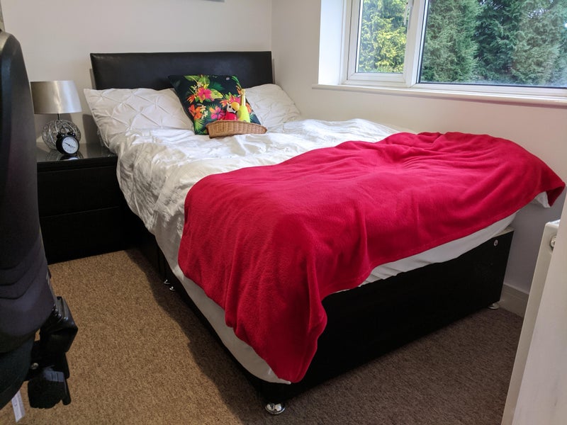 Photo 1: Beautiful Double Room with Garden View