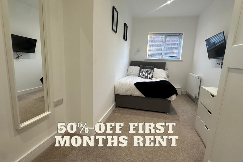 Photo 1: HALF PRICE FIRST MONTHS RENT