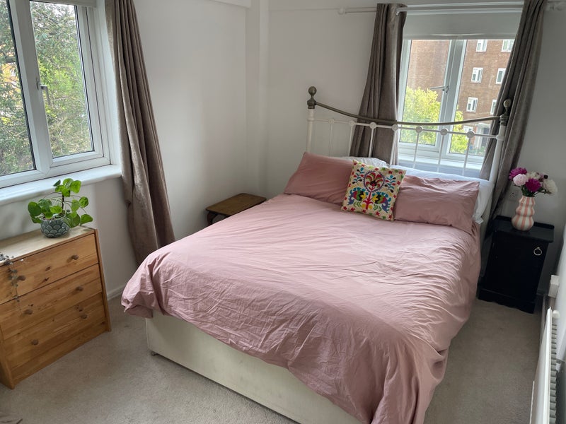 Photo 1: Room for rent