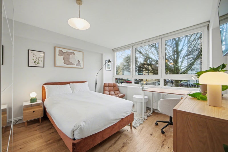 Photo 1: Room 1 Available 2 May £1490/month