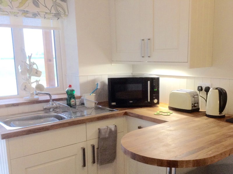 Photo 1: Single S/c Studio