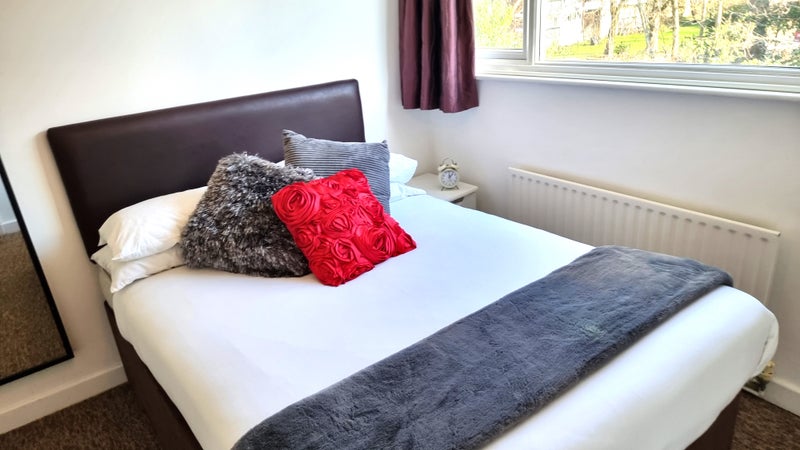 Photo 1: Brand new bed, carpets and furniture