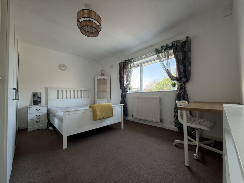 Photo 1: Available room