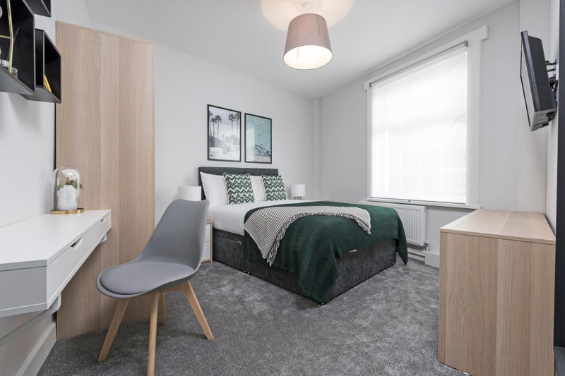 Photo 1: Room 1 Ensuite