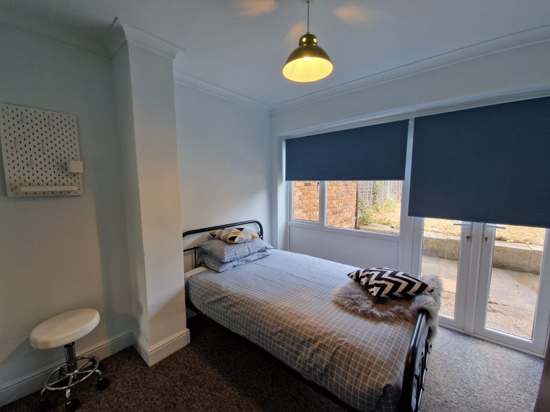 Photo 1: £695 DOUBLE 