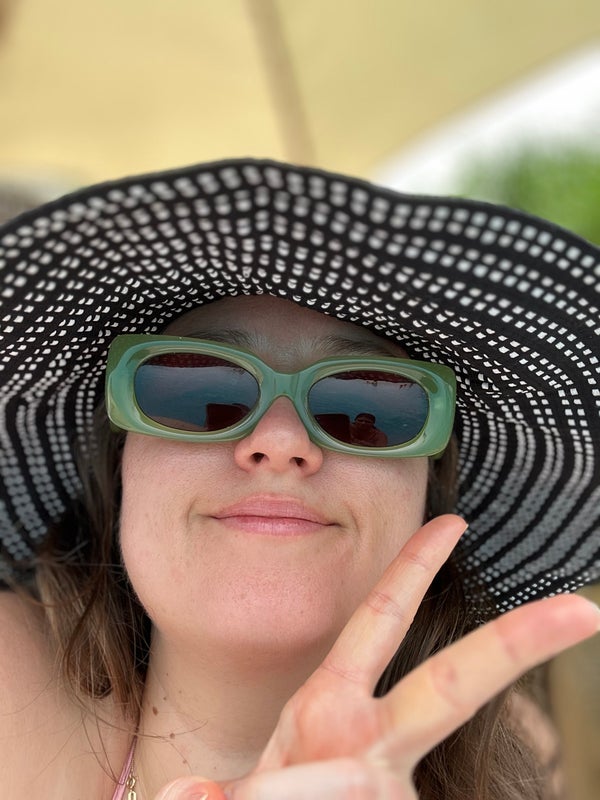 Photo 1: Hi! Here’s a few things i like to get up to