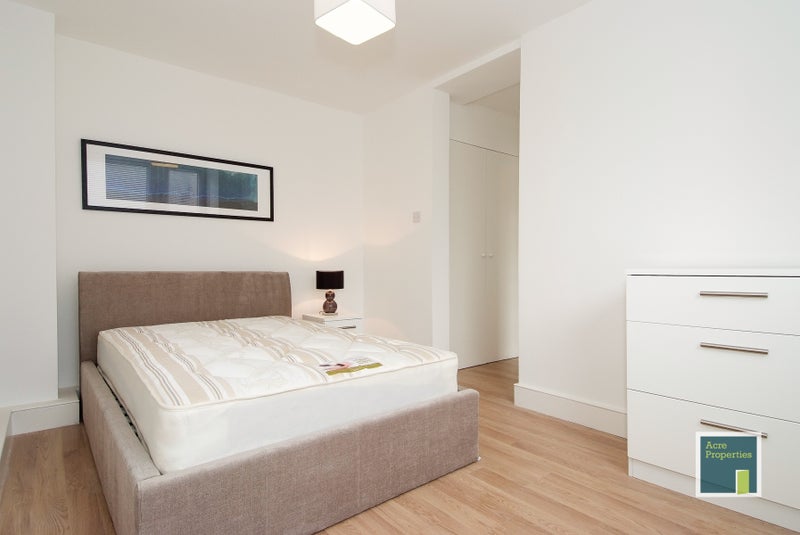 Photo 1: Bedroom 1 £990PCM - available 01/04/2026