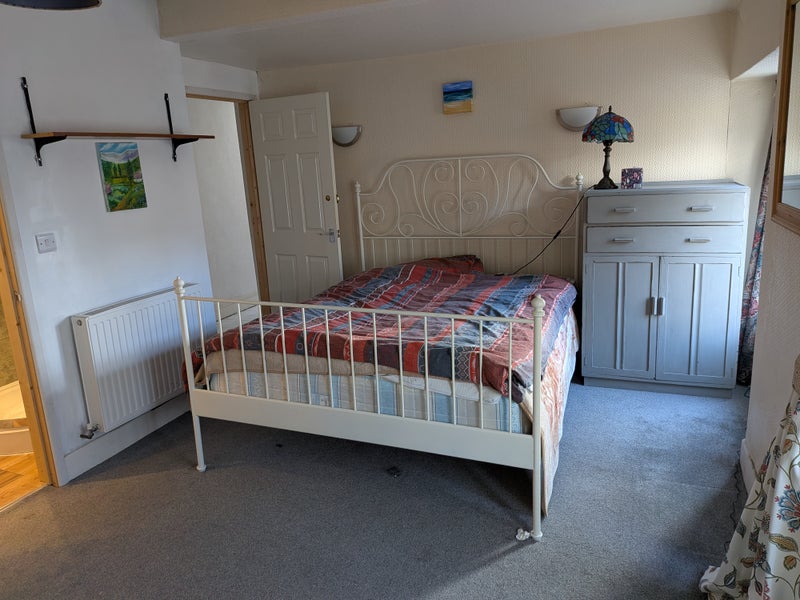 Photo 1: Ensuite master bedroom 