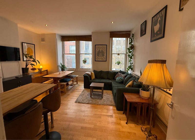 Photo 1: Shared lounge room 