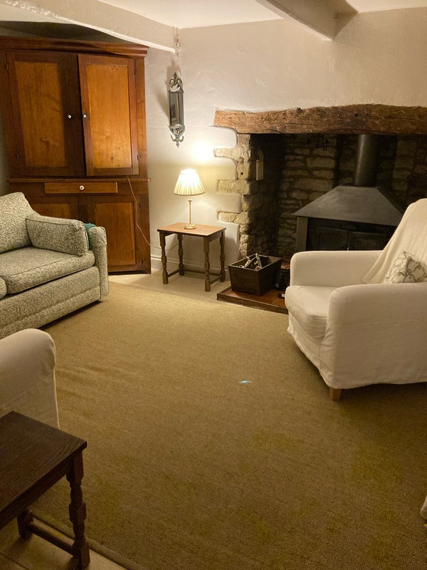 Photo 1: Sitting room