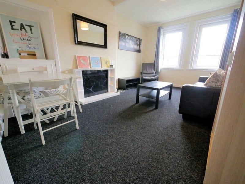 Photo 1: Living room