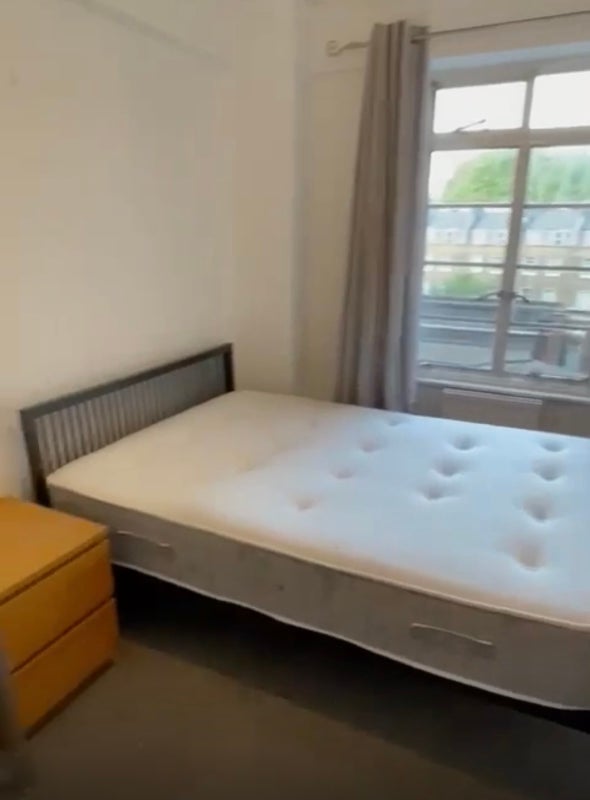 Photo 1: Spacious double bed