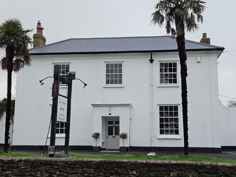 Photo 1: The White House Hotel 