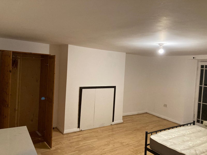 Photo 1: Double Room