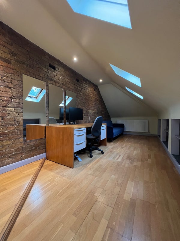 Photo 1: Large double bedroom