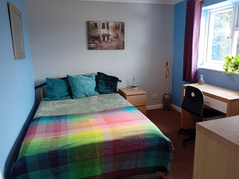 Photo 1: 1st floor double room with built in wardrobe