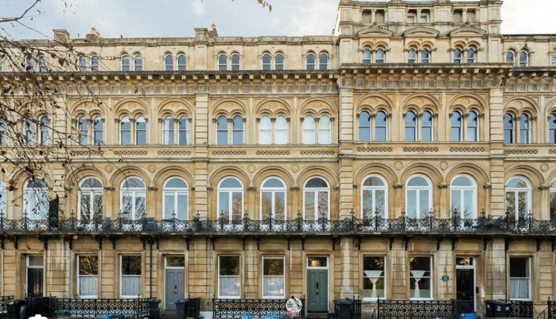 Photo 1: Top floor apartment, Victoria Square.