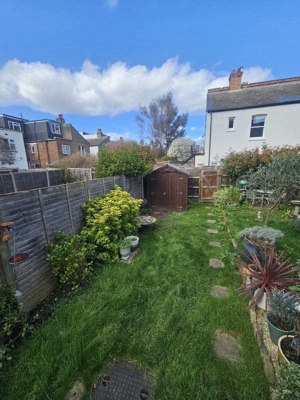 Photo 1: Garden and shed