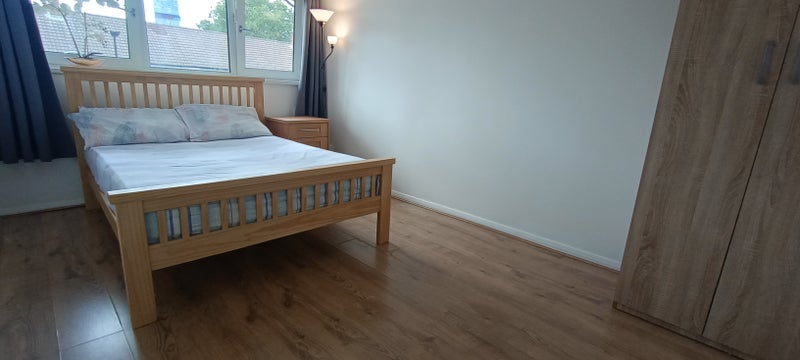 Photo 1: Double Bedroom 