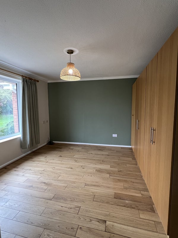 Photo 1: Double room to let