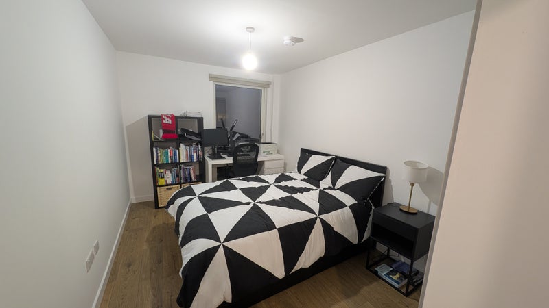 Photo 1: Bedroom on offer