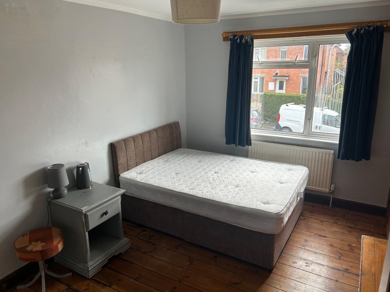 Photo 1: Bedroom for rent