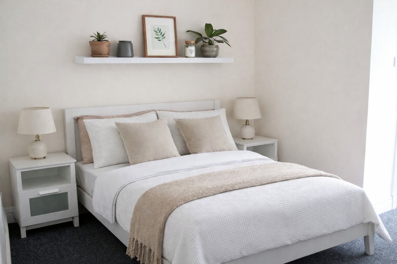 Photo 1: It is an ottamon bed so there’s lots of extra storage underneath 