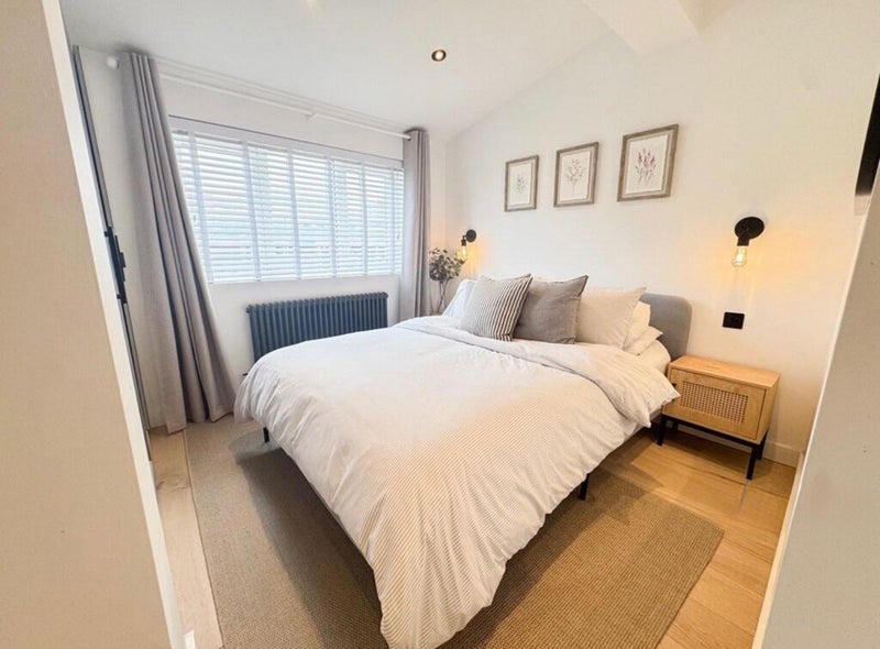 Photo 1: This is the Room