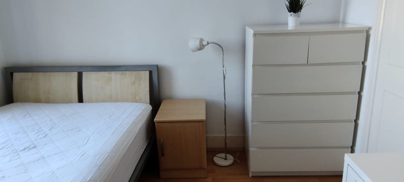 Photo 1: Bedroom 