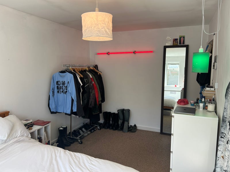 Photo 1: Bedroom for rent