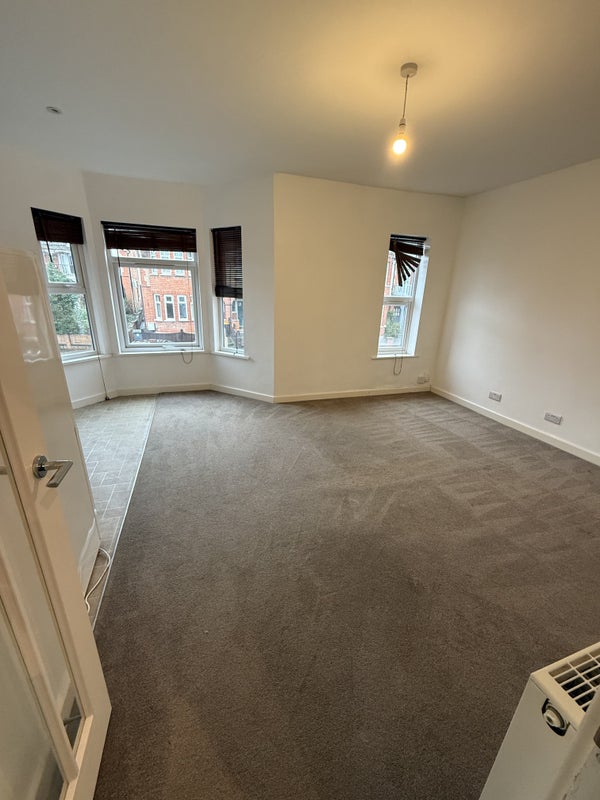 Photo 1: Lounge / diner 