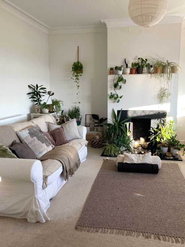 Photo 1: Living room