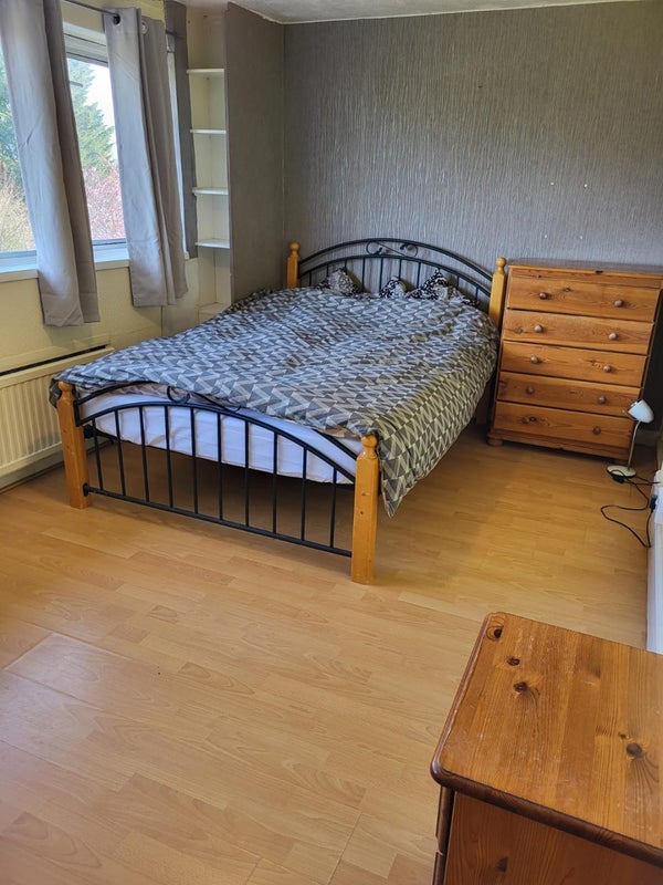 Photo 1: double bed