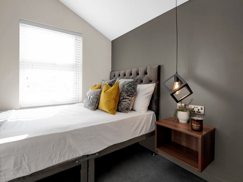 Photo 1: Room 3 - Studio