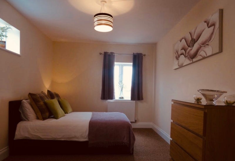 Photo 1: Large double with with private bathroom £825pcm 