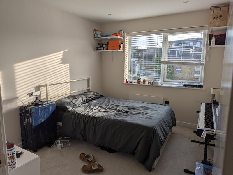 Photo 1: Room to let from door