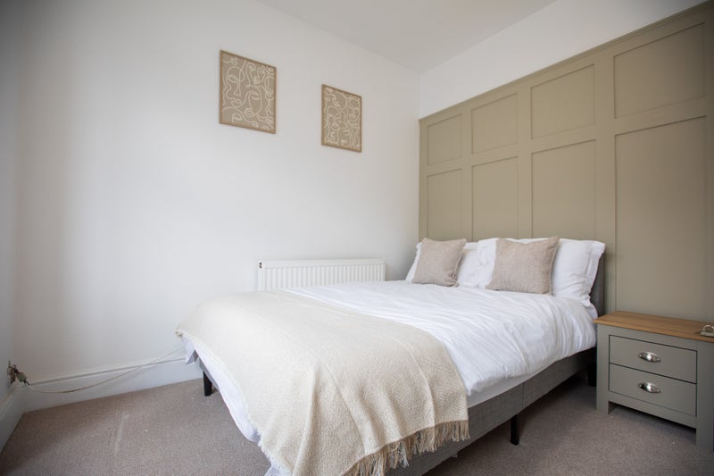 Photo 1: ROOM 1 £595 (SHARED BATHROOM)