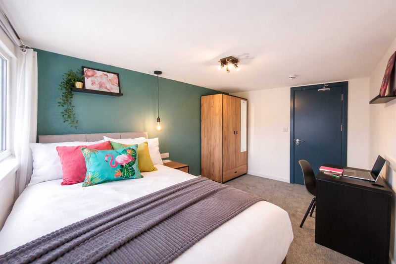 Photo 1: Room 6 with share bathroom (with 1 room only)