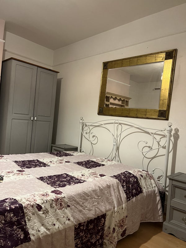 Photo 1: Double bed room 