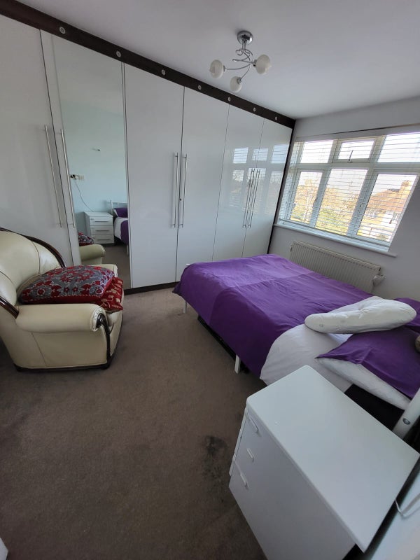 Photo 1: Large double