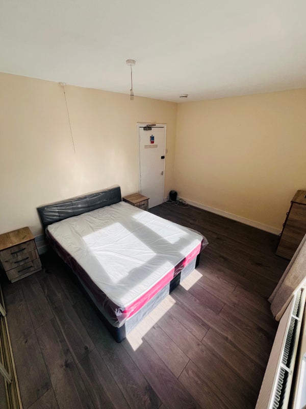 Photo 1: Large Double Bedroom - new flooring - new bed - new mattress