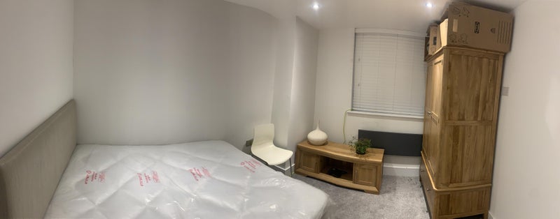 Photo 1: Double bedroom 